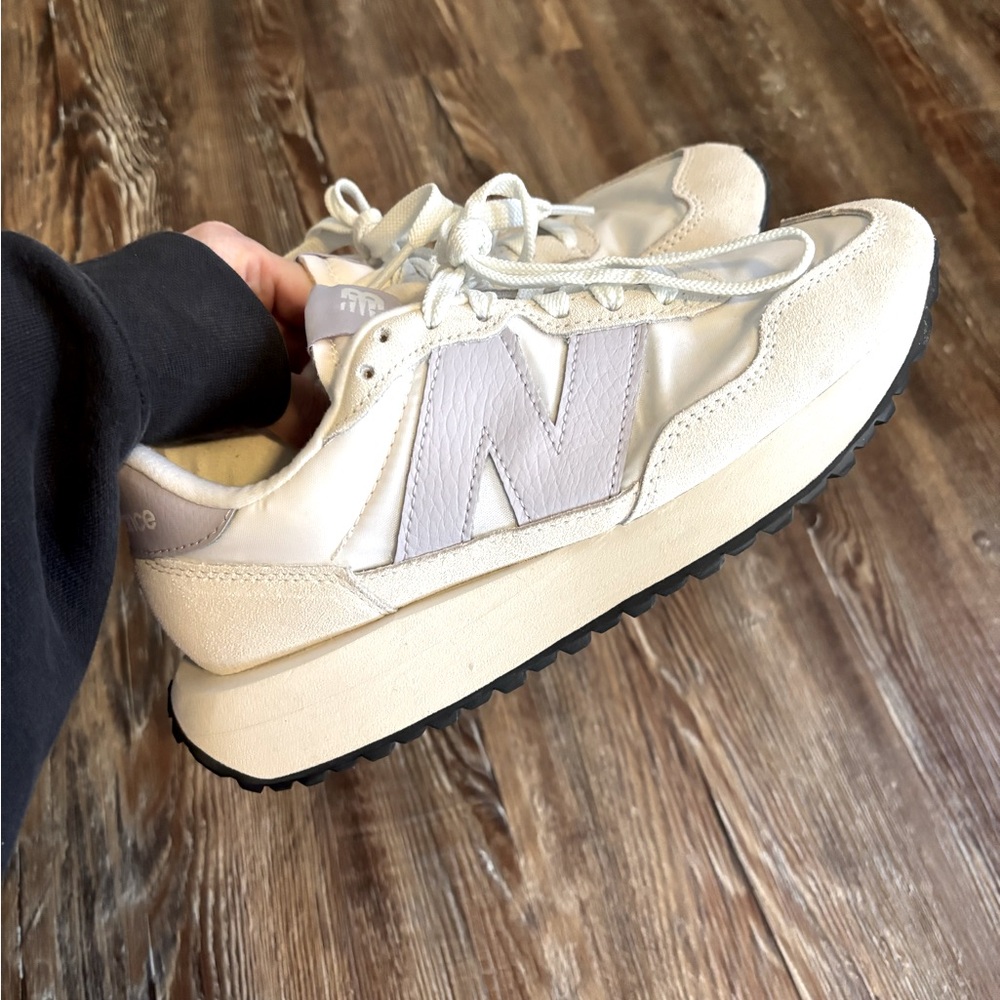 Women’s New Balance 237 Size 6